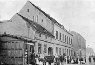 Pocztówka, Budynek Katolickiej Szkoły Ludowej we Wrześni (1903 r.), wyd. nieznany.
