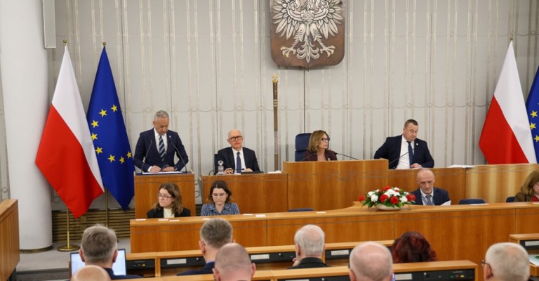 UCHWAŁA SENATU Z OKAZJI ROCZNICY