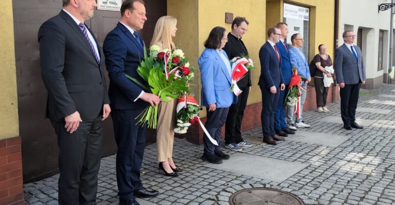 HOŁD BOHATERSKIM DZIECIOM WRZESIŃSKIM